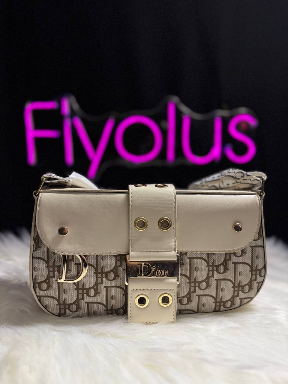 Dior Bagget Omuz Askılı Krem